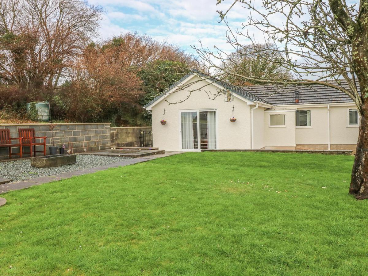 Broadford Farm Bungalow Kidwelly Exterior photo