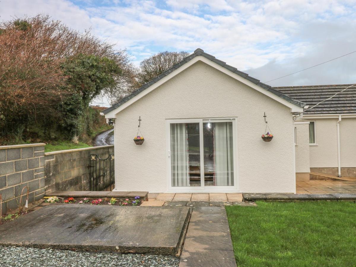Broadford Farm Bungalow Kidwelly Exterior photo